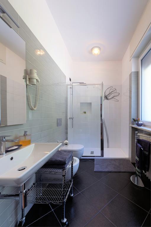 B&B Villa Giuli Varese Exteriör bild